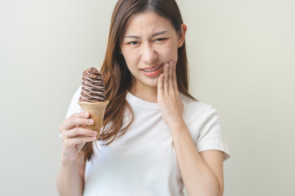 <span class="title">歯がしみるのは虫歯が原因？</span>