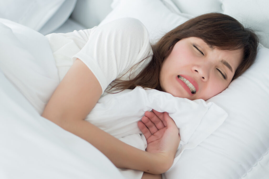 <span class="title">歯ぎしり・食いしばりが歯に与える影響とは？放置するとどうなる？</span>